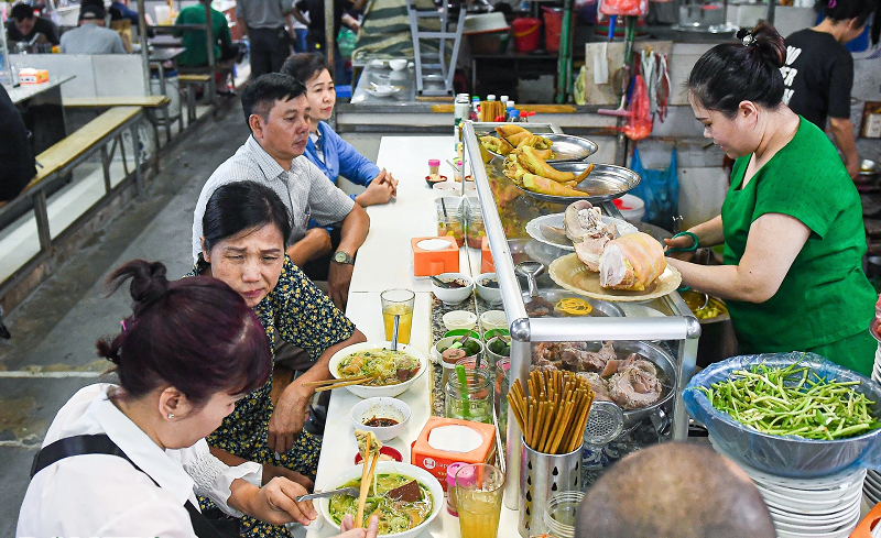 Ẩm thực chợ Mơ