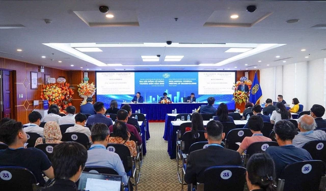 ĐHCĐ Vinaconex 2025: Khởi công dự án đất vàng thủ đô, sẵn sàng đường sắt tốc độ cao, chuẩn bị nguồn lực cho điện hạt nhân