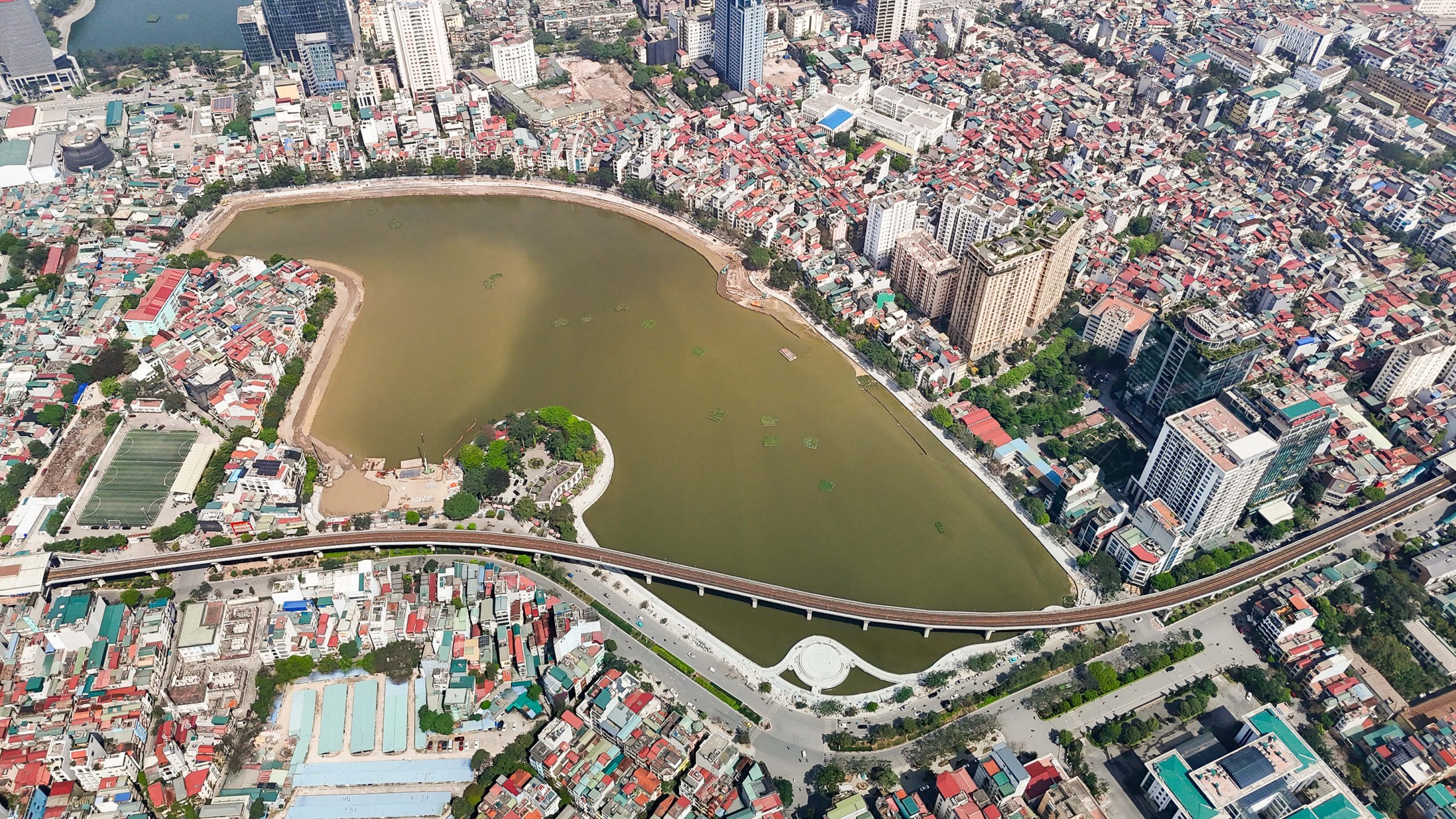 Hồ Hoàng Cầu đổi thay diện mạo sau cải tạo: Biểu tượng sinh thái mới giữa trung tâm Đống Đa