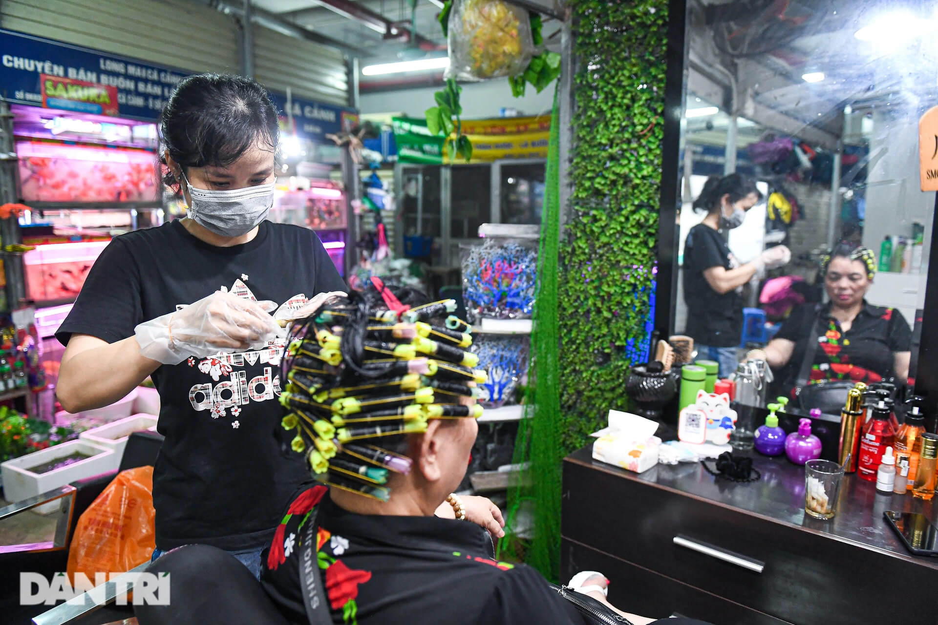 Chợ mơ bán gì