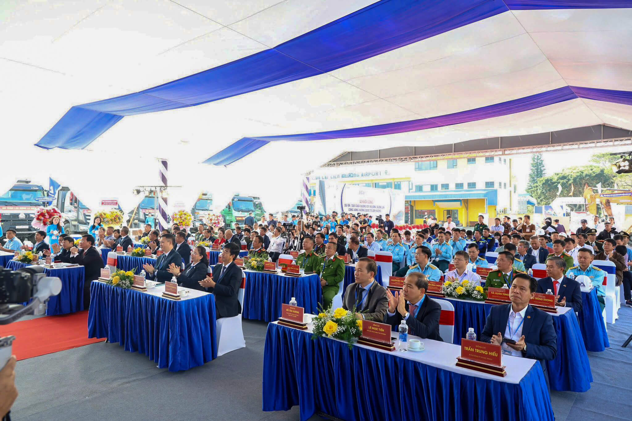 các vị đại biểu