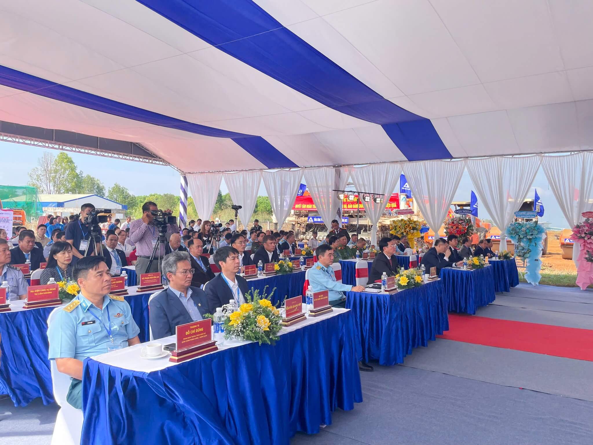 các vị đại biểu