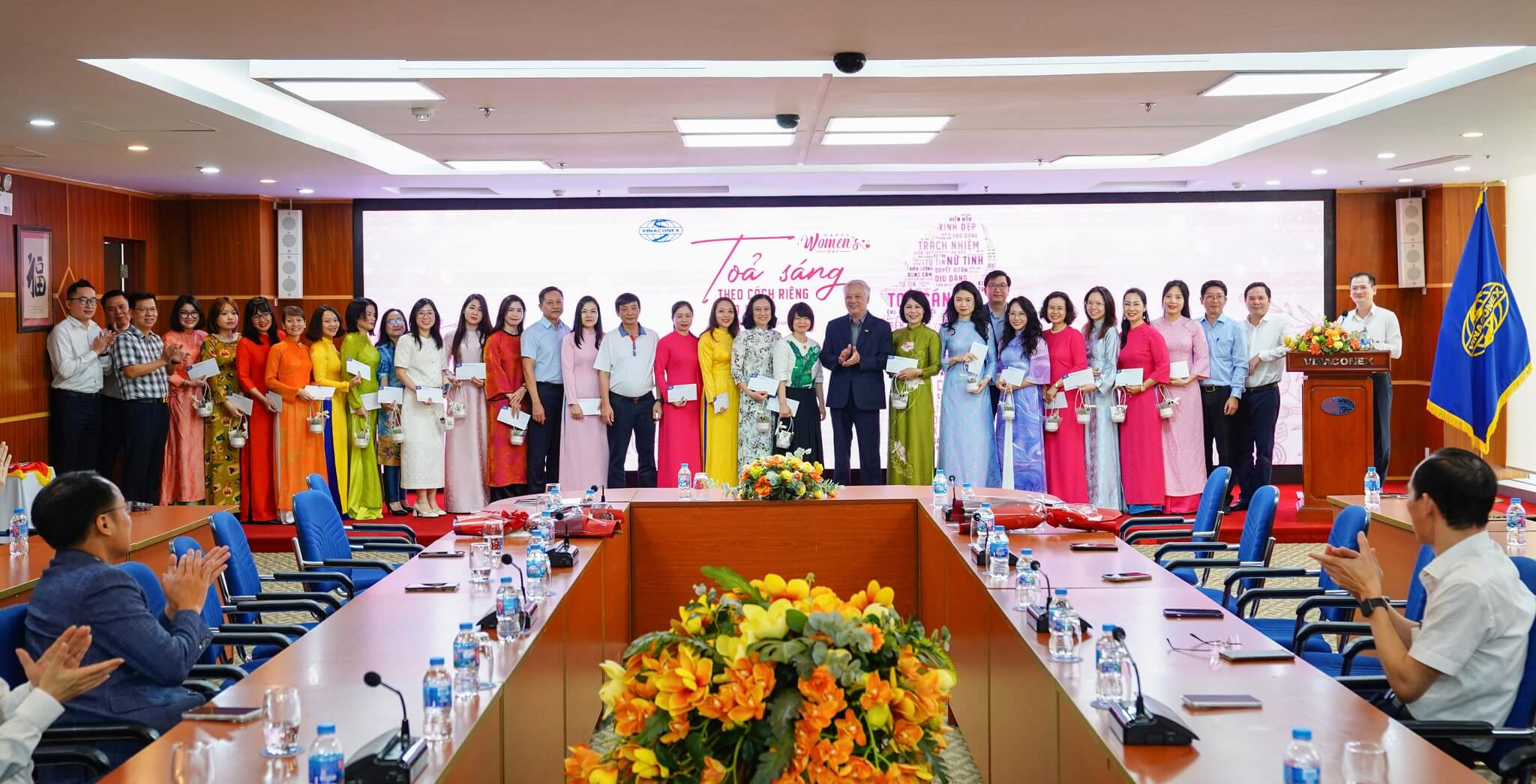 Vinaconex tôn vinh giá trị phái đẹp