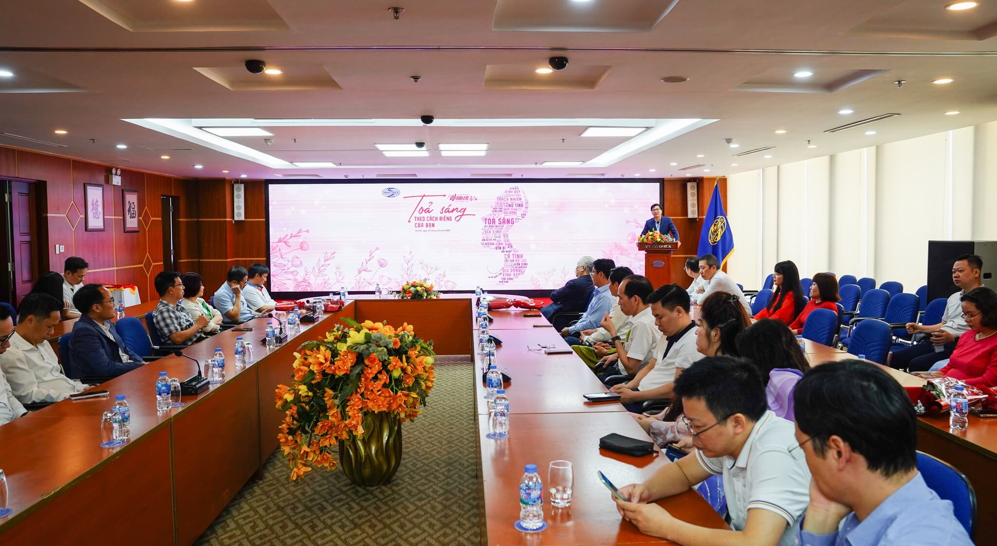 Vinaconex tôn vinh giá trị phái đẹp