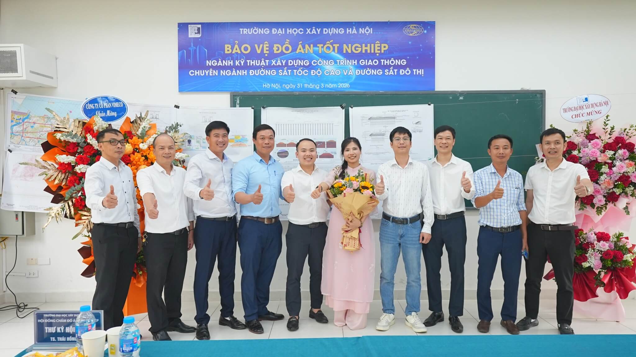 Ảnh tại buổi bảo vệ