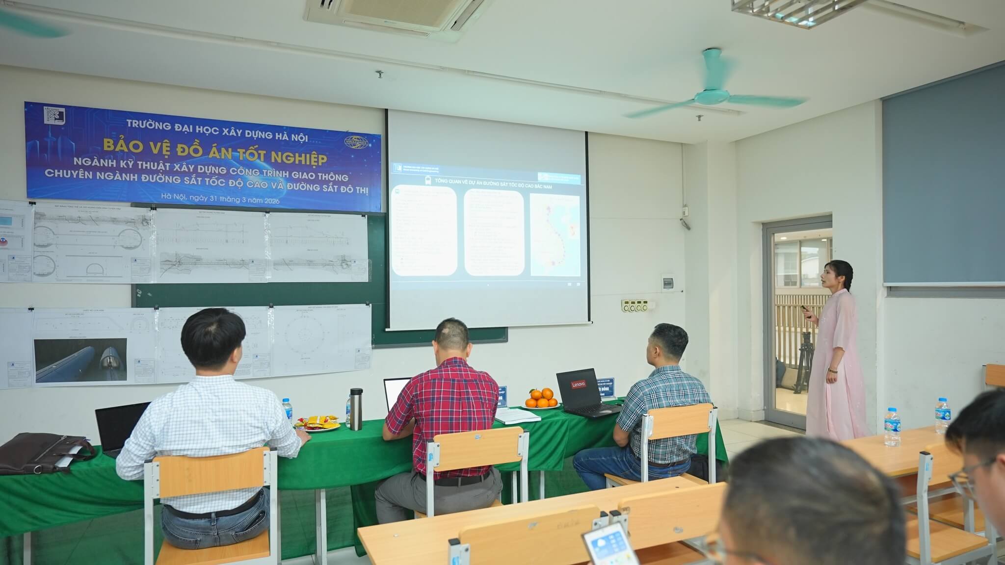 Bảo vệ đồ án tốt nghiệp học viên Vinaconex