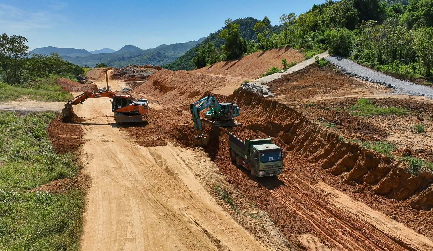 Tiến độ thi công cao tốc Mộc Châu Hòa Bình